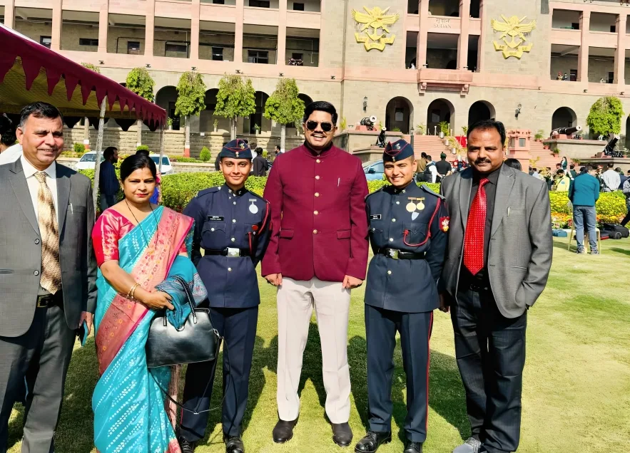 Shrutika Mishra & Siddhi Jain with Shishir Dixit Sir